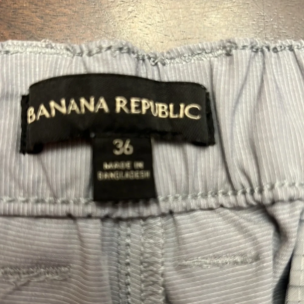 Banana republic men’s flat front shorts.  Size 36.  Excellent condition